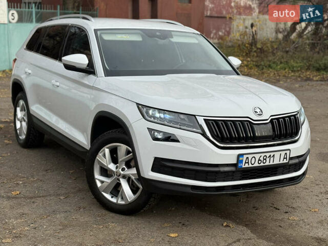 Белый Шкода Kodiaq, объемом двигателя 1.97 л и пробегом 263 тыс. км за 23800 $, фото 2 на Automoto.ua