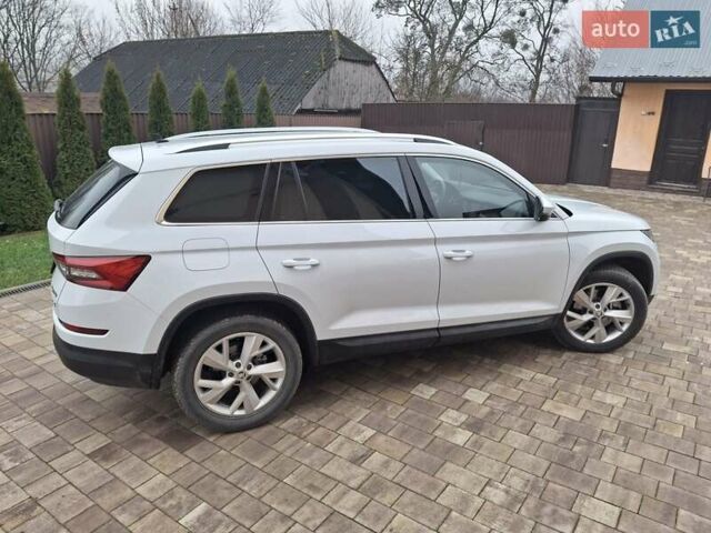 Белый Шкода Kodiaq, объемом двигателя 2 л и пробегом 198 тыс. км за 23999 $, фото 5 на Automoto.ua