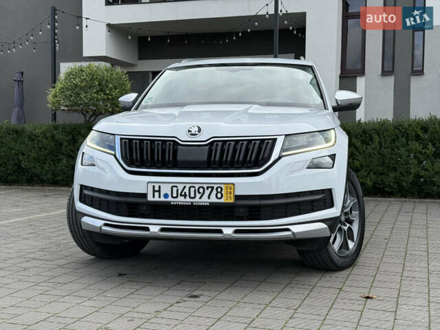 Белый Шкода Kodiaq, объемом двигателя 1.97 л и пробегом 230 тыс. км за 26999 $, фото 2 на Automoto.ua