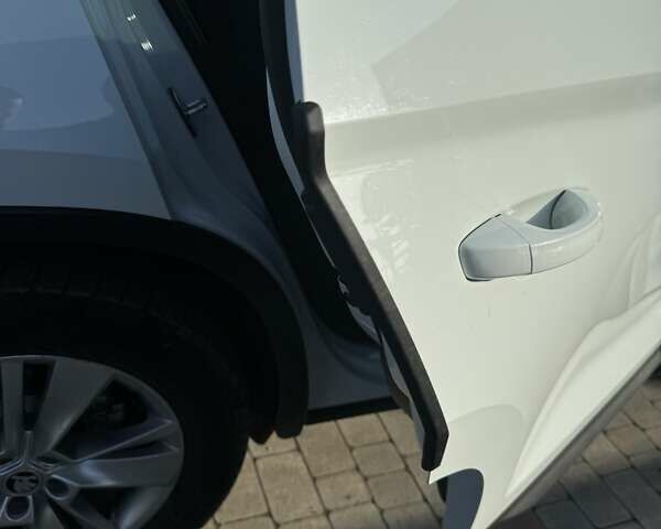 Білий Шкода Kodiaq, об'ємом двигуна 1.97 л та пробігом 195 тис. км за 28999 $, фото 8 на Automoto.ua