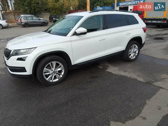 Белый Шкода Kodiaq, объемом двигателя 1.97 л и пробегом 98 тыс. км за 28500 $, фото 6 на Automoto.ua