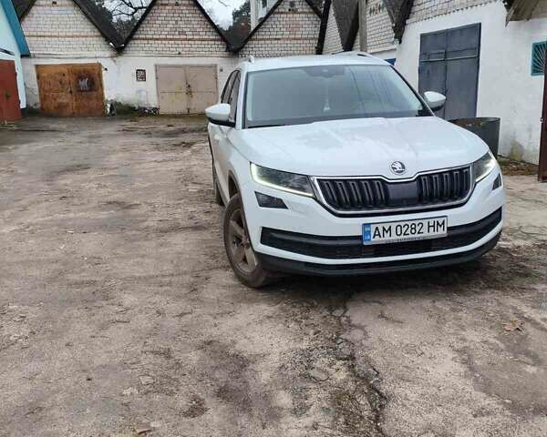 Белый Шкода Kodiaq, объемом двигателя 1.97 л и пробегом 215 тыс. км за 25500 $, фото 1 на Automoto.ua