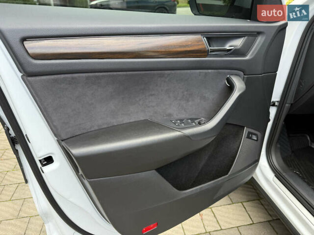 Белый Шкода Kodiaq, объемом двигателя 1.97 л и пробегом 230 тыс. км за 26999 $, фото 39 на Automoto.ua
