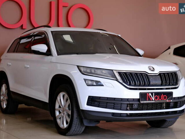 Белый Шкода Kodiaq, объемом двигателя 2 л и пробегом 170 тыс. км за 23900 $, фото 6 на Automoto.ua