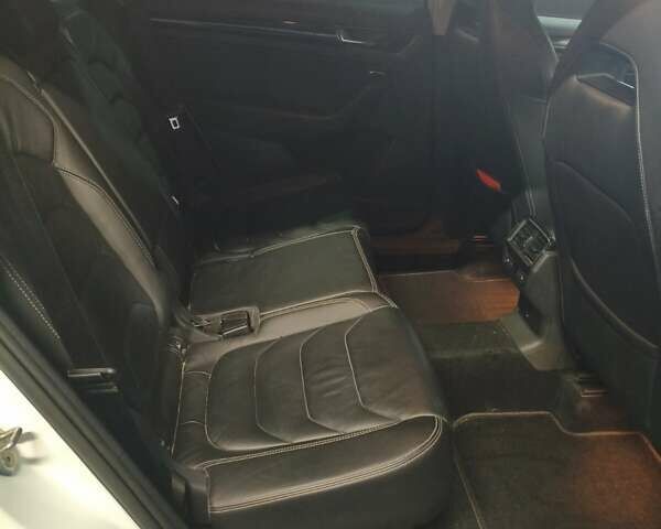 Белый Шкода Kodiaq, объемом двигателя 1.97 л и пробегом 215 тыс. км за 25500 $, фото 6 на Automoto.ua