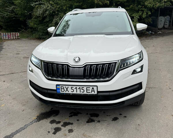 Білий Шкода Kodiaq, об'ємом двигуна 1.97 л та пробігом 218 тис. км за 27300 $, фото 5 на Automoto.ua