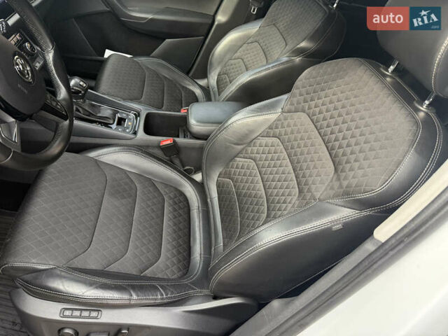 Белый Шкода Kodiaq, объемом двигателя 1.97 л и пробегом 263 тыс. км за 23800 $, фото 30 на Automoto.ua
