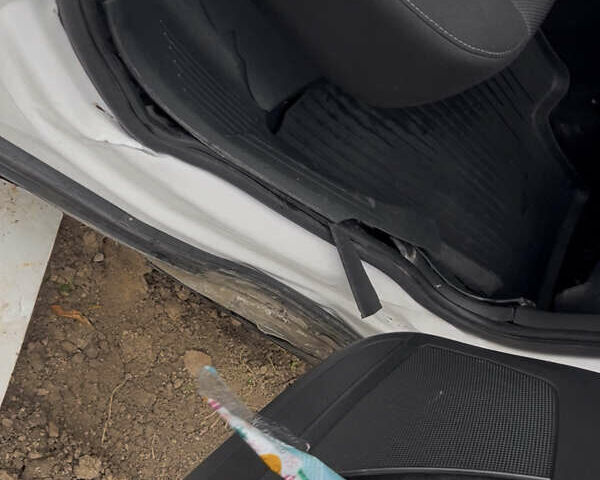 Белый Шкода Kodiaq, объемом двигателя 1.98 л и пробегом 230 тыс. км за 16000 $, фото 10 на Automoto.ua