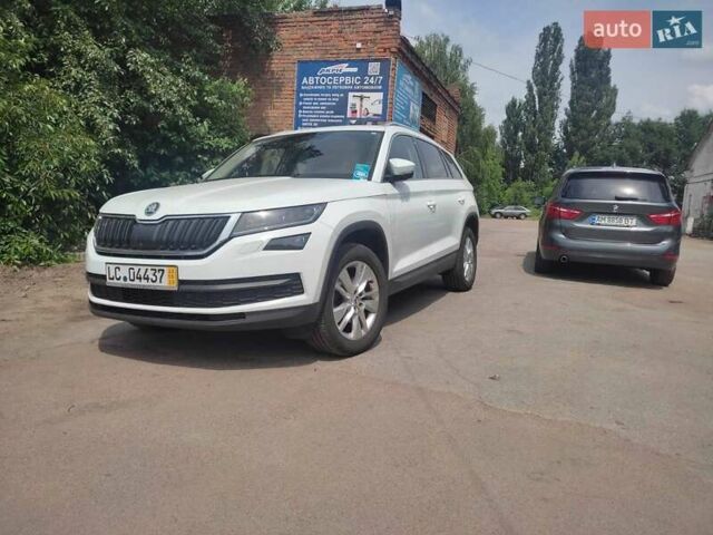 Белый Шкода Kodiaq, объемом двигателя 1.97 л и пробегом 215 тыс. км за 25500 $, фото 3 на Automoto.ua