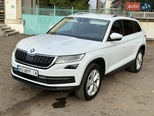 Белый Шкода Kodiaq, объемом двигателя 1.97 л и пробегом 263 тыс. км за 23800 $, фото 20 на Automoto.ua