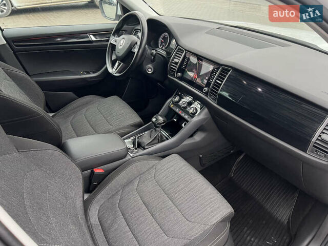 Белый Шкода Kodiaq, объемом двигателя 1.97 л и пробегом 229 тыс. км за 23509 $, фото 27 на Automoto.ua