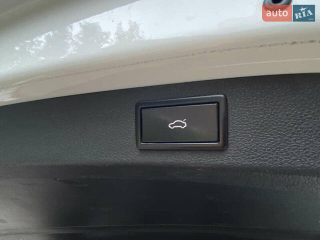 Белый Шкода Kodiaq, объемом двигателя 1.98 л и пробегом 252 тыс. км за 22500 $, фото 24 на Automoto.ua