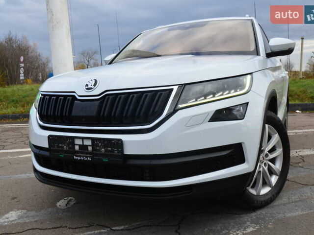 Білий Шкода Kodiaq, об'ємом двигуна 2 л та пробігом 245 тис. км за 26750 $, фото 1 на Automoto.ua