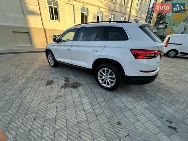 Белый Шкода Kodiaq, объемом двигателя 1.97 л и пробегом 279 тыс. км за 22650 $, фото 31 на Automoto.ua