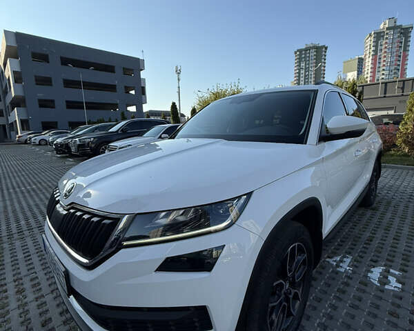 Белый Шкода Kodiaq, объемом двигателя 1.97 л и пробегом 170 тыс. км за 27200 $, фото 16 на Automoto.ua