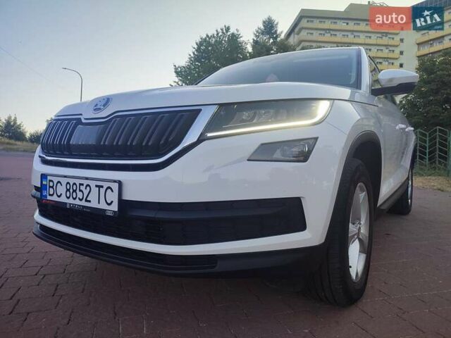 Білий Шкода Kodiaq, об'ємом двигуна 1.97 л та пробігом 215 тис. км за 27700 $, фото 2 на Automoto.ua
