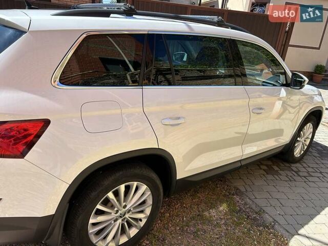 Білий Шкода Kodiaq, об'ємом двигуна 1.98 л та пробігом 77 тис. км за 31500 $, фото 4 на Automoto.ua