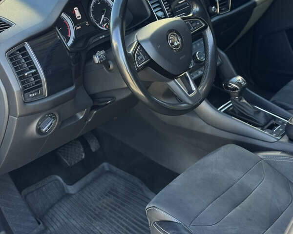 Белый Шкода Kodiaq, объемом двигателя 1.98 л и пробегом 238 тыс. км за 21500 $, фото 10 на Automoto.ua