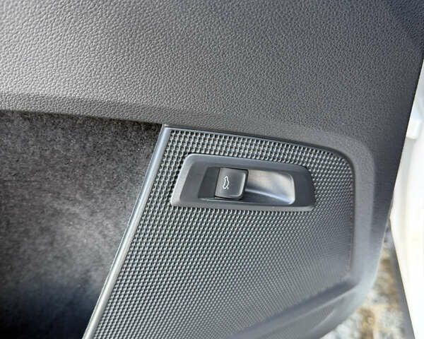 Білий Шкода Kodiaq, об'ємом двигуна 1.98 л та пробігом 239 тис. км за 22500 $, фото 19 на Automoto.ua