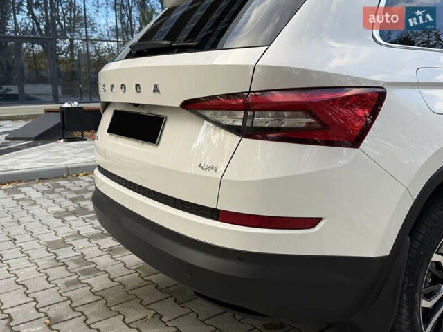 Білий Шкода Kodiaq, об'ємом двигуна 1.97 л та пробігом 79 тис. км за 31000 $, фото 18 на Automoto.ua