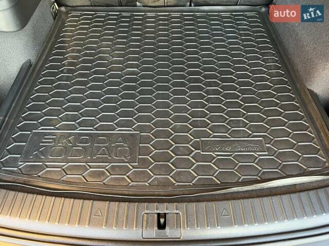 Белый Шкода Kodiaq, объемом двигателя 1.97 л и пробегом 118 тыс. км за 29700 $, фото 16 на Automoto.ua