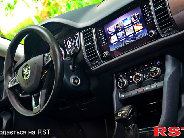 Белый Шкода Kodiaq, объемом двигателя 2 л и пробегом 105 тыс. км за 31200 $, фото 10 на Automoto.ua