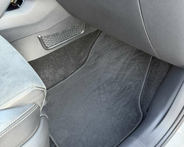 Білий Шкода Kodiaq, об'ємом двигуна 1.98 л та пробігом 239 тис. км за 22500 $, фото 24 на Automoto.ua