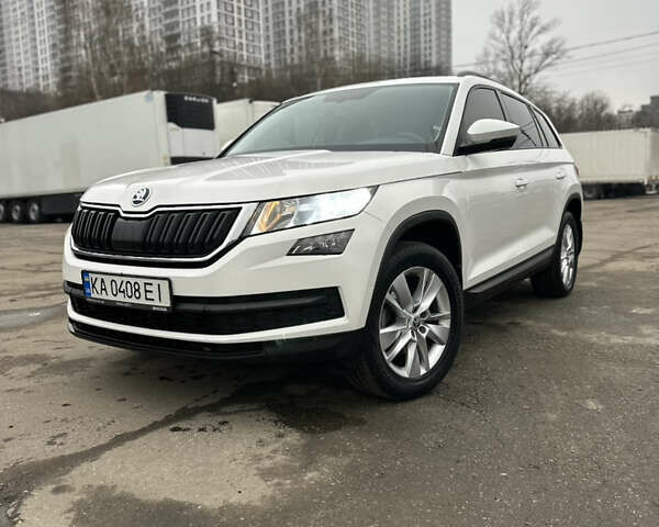 Белый Шкода Kodiaq, объемом двигателя 1.97 л и пробегом 200 тыс. км за 23000 $, фото 8 на Automoto.ua