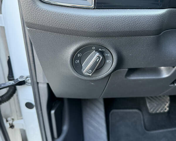 Білий Шкода Kodiaq, об'ємом двигуна 1.98 л та пробігом 239 тис. км за 22500 $, фото 18 на Automoto.ua