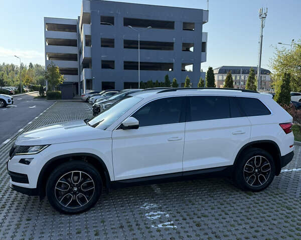 Белый Шкода Kodiaq, объемом двигателя 1.97 л и пробегом 170 тыс. км за 27200 $, фото 4 на Automoto.ua