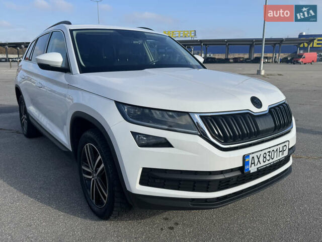 Шкода Kodiaq 2019 у Харкові на Automoto.ua Білий Шкода Kodiaq, об'ємом двигуна 1.98 л та пробігом 99 тис. км за 29000 $, фото 4 на Automoto.ua