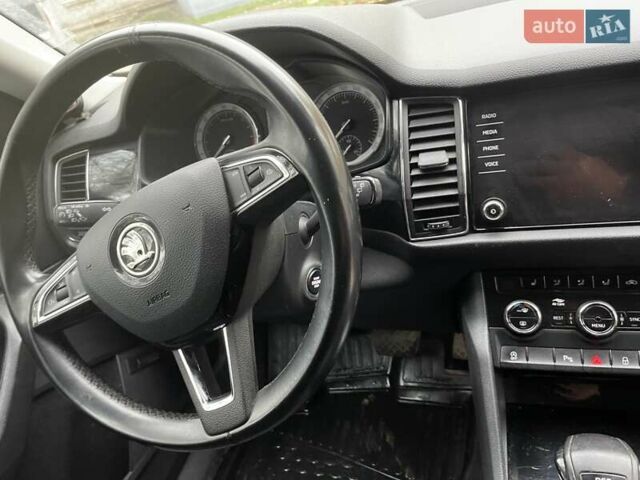 Білий Шкода Kodiaq, об'ємом двигуна 2 л та пробігом 248 тис. км за 20500 $, фото 10 на Automoto.ua