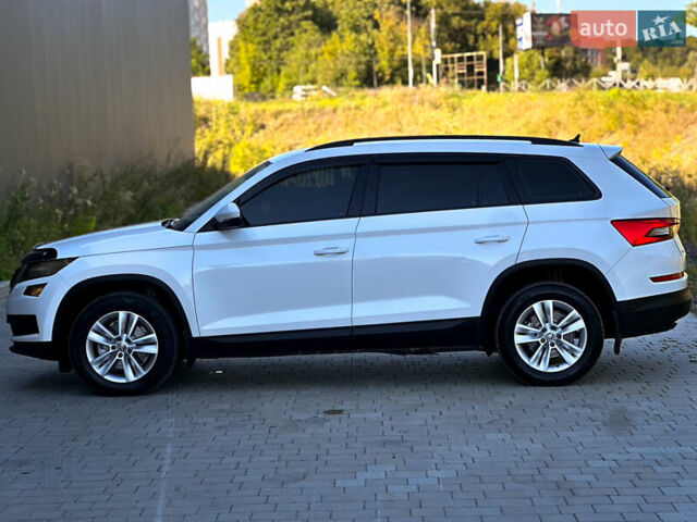 Белый Шкода Kodiaq, объемом двигателя 2 л и пробегом 186 тыс. км за 27777 $, фото 6 на Automoto.ua