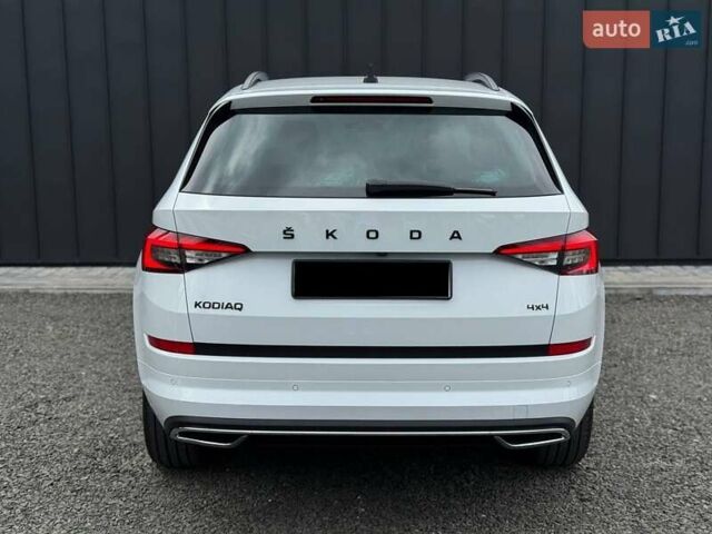 Белый Шкода Kodiaq, объемом двигателя 2 л и пробегом 137 тыс. км за 37600 $, фото 5 на Automoto.ua