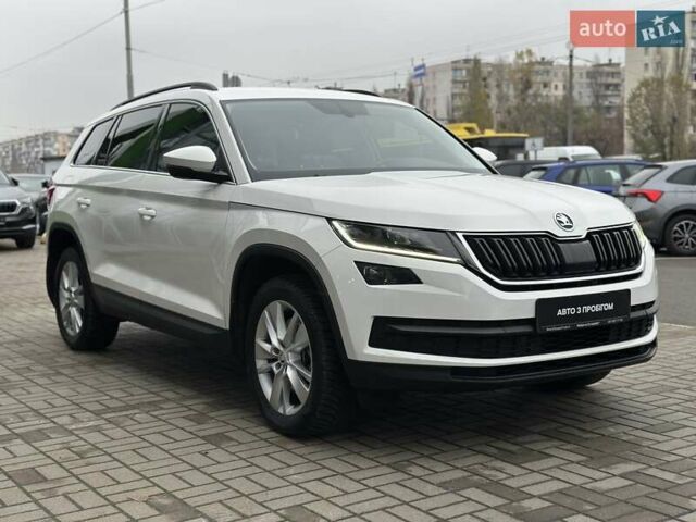 Белый Шкода Kodiaq, объемом двигателя 1.97 л и пробегом 154 тыс. км за 27000 $, фото 3 на Automoto.ua