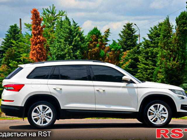Белый Шкода Kodiaq, объемом двигателя 2 л и пробегом 105 тыс. км за 31200 $, фото 5 на Automoto.ua