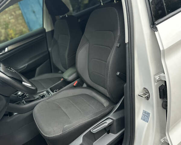Білий Шкода Kodiaq, об'ємом двигуна 1.97 л та пробігом 200 тис. км за 24950 $, фото 8 на Automoto.ua