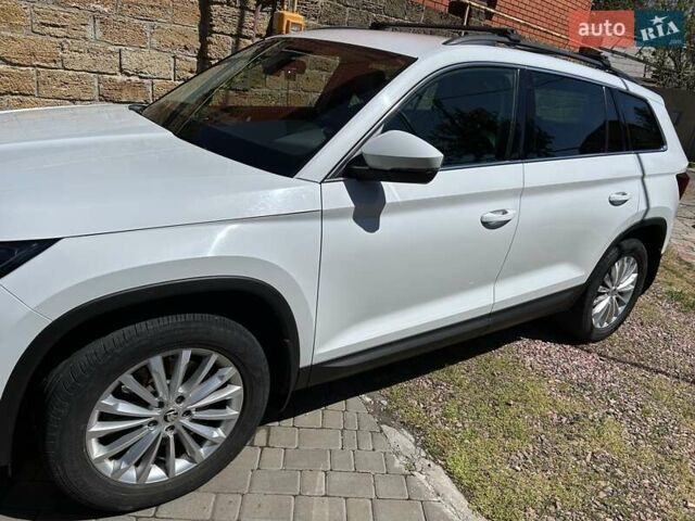 Білий Шкода Kodiaq, об'ємом двигуна 1.98 л та пробігом 77 тис. км за 31500 $, фото 2 на Automoto.ua