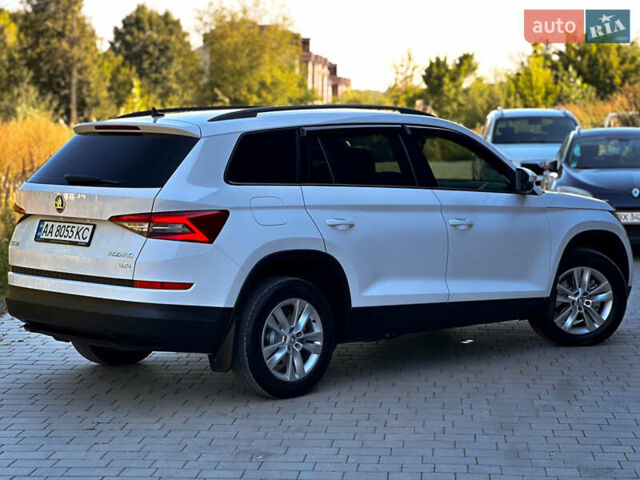 Белый Шкода Kodiaq, объемом двигателя 2 л и пробегом 186 тыс. км за 27777 $, фото 5 на Automoto.ua
