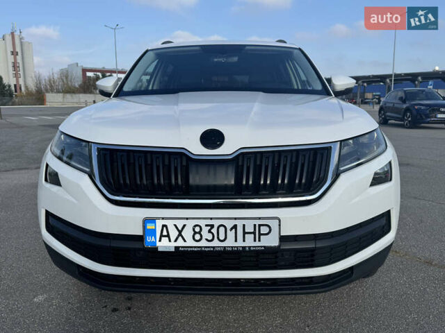 Шкода Kodiaq 2019 у Харкові на Automoto.ua Білий Шкода Kodiaq, об'ємом двигуна 1.98 л та пробігом 99 тис. км за 29000 $, фото 2 на Automoto.ua