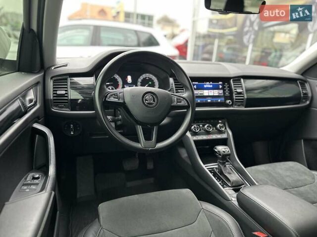 Белый Шкода Kodiaq, объемом двигателя 1.97 л и пробегом 154 тыс. км за 27000 $, фото 12 на Automoto.ua