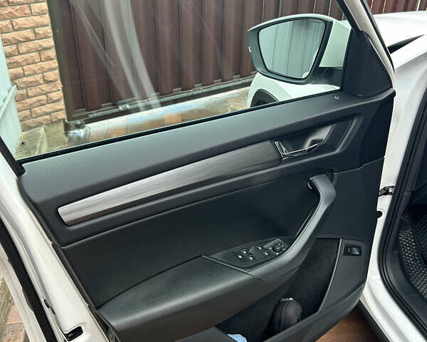 Белый Шкода Kodiaq, объемом двигателя 1.98 л и пробегом 98 тыс. км за 30200 $, фото 9 на Automoto.ua