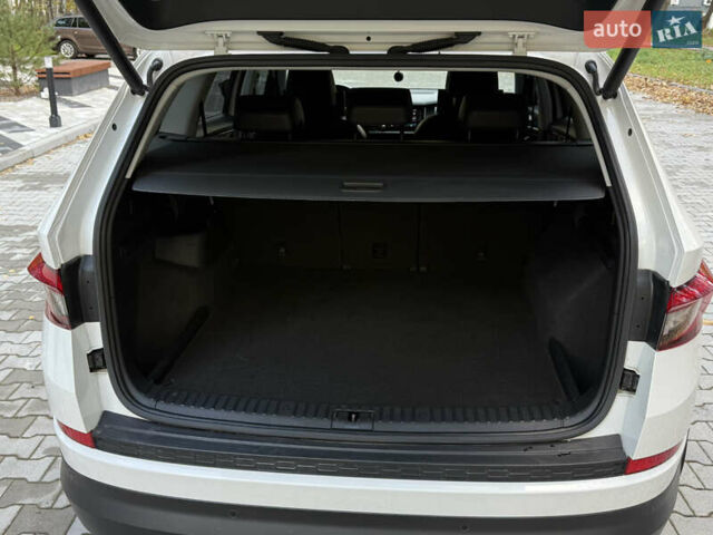 Білий Шкода Kodiaq, об'ємом двигуна 1.97 л та пробігом 79 тис. км за 31000 $, фото 1 на Automoto.ua