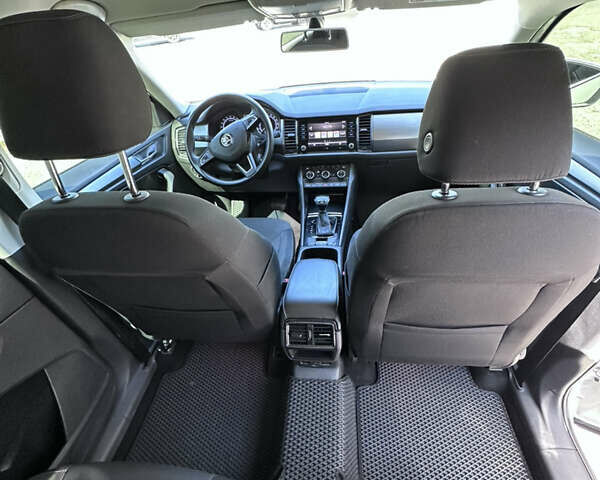 Белый Шкода Kodiaq, объемом двигателя 1.97 л и пробегом 200 тыс. км за 27000 $, фото 24 на Automoto.ua