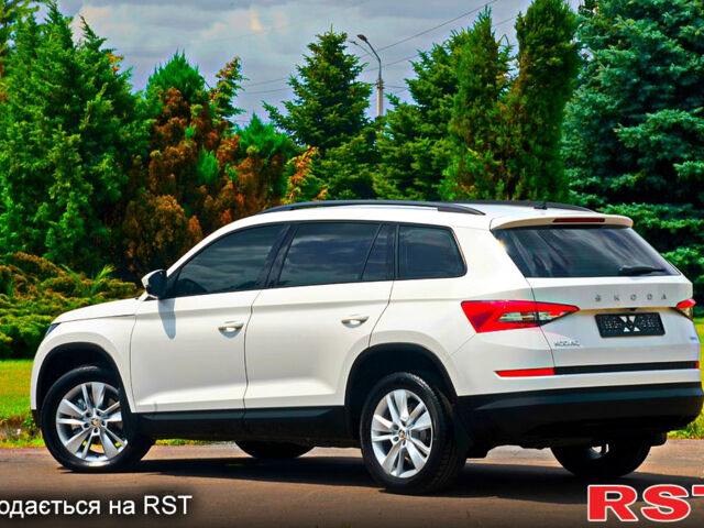 Белый Шкода Kodiaq, объемом двигателя 2 л и пробегом 105 тыс. км за 31200 $, фото 1 на Automoto.ua