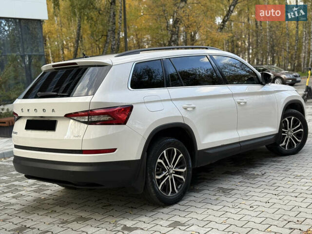 Білий Шкода Kodiaq, об'ємом двигуна 1.97 л та пробігом 79 тис. км за 31000 $, фото 24 на Automoto.ua