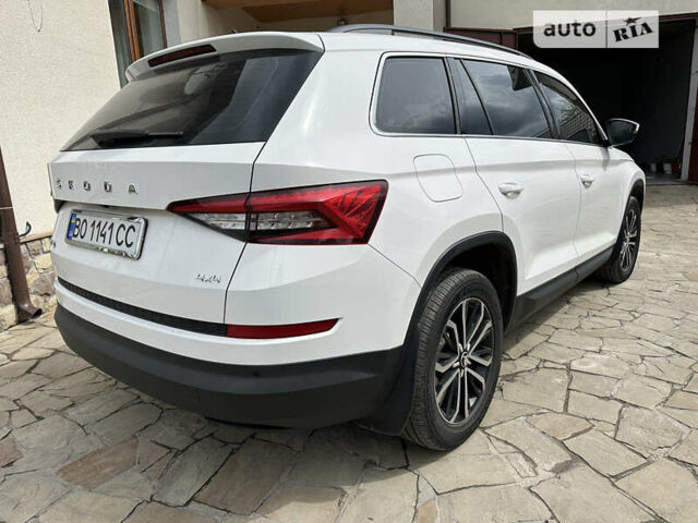 Білий Шкода Kodiaq, об'ємом двигуна 1.97 л та пробігом 51 тис. км за 32700 $, фото 6 на Automoto.ua