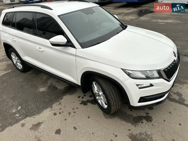 Белый Шкода Kodiaq, объемом двигателя 1.97 л и пробегом 200 тыс. км за 23000 $, фото 44 на Automoto.ua