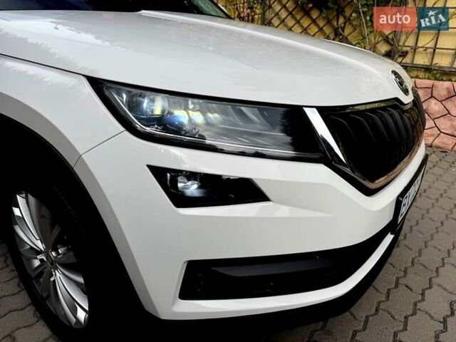 Белый Шкода Kodiaq, объемом двигателя 1.97 л и пробегом 100 тыс. км за 29900 $, фото 10 на Automoto.ua