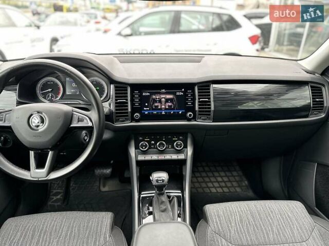 Белый Шкода Kodiaq, объемом двигателя 1.98 л и пробегом 144 тыс. км за 25800 $, фото 13 на Automoto.ua
